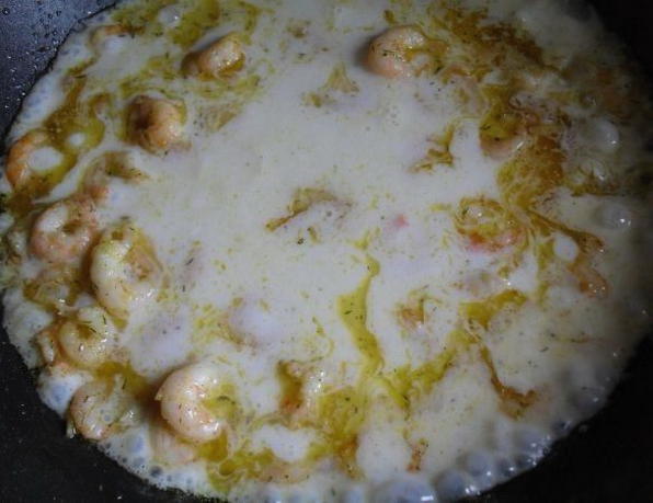 Паста карбонара с креветками в сливочном соусе