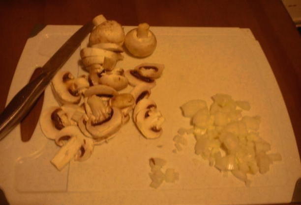 Паста карбонара с ветчиной, сливками и грибами