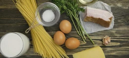 Паста карбонара с беконом и сливками - классический рецепт