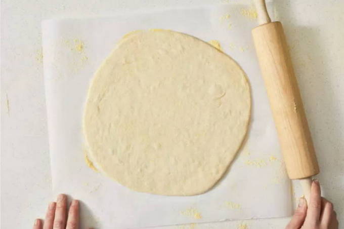 Дрожжевое тесто для пиццы на кефире с сухими дрожжами