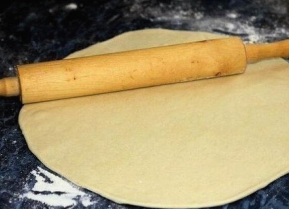 Дрожжевое тесто для пиццы на сухих дрожжах с медом