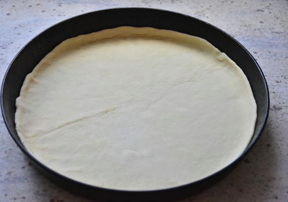 Хрустящее тесто для пиццы без дрожжей