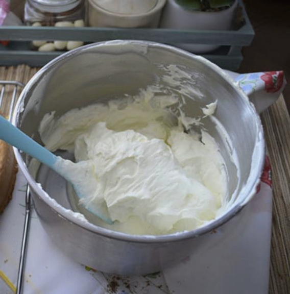 Крем для блинного торта с маскарпоне