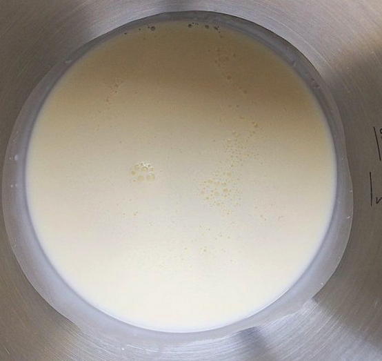 Крем чиз для торта из творожного сыра, сливок и сахарной пудры
