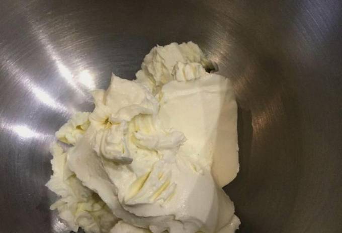 Крем чиз на творожном сыре и сливках для торта