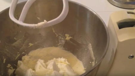Крем чиз для выравнивания торта на сливках