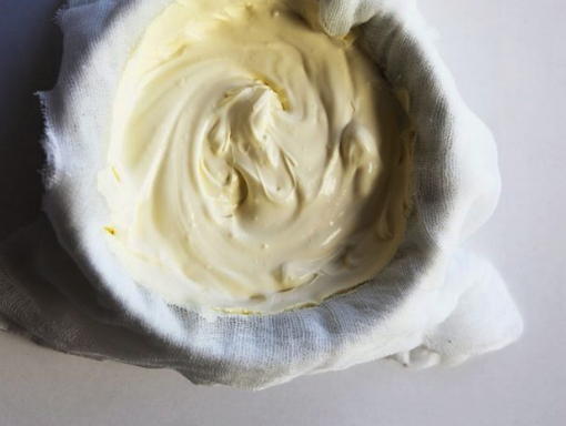 Крем из сметаны и сгущенки для торта — рецепт с фото
