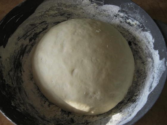 Дрожжевое тесто для пирожков на воде для жарки на сковороде