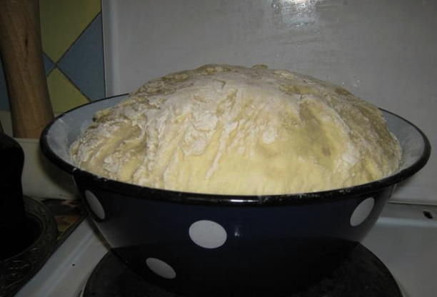 Тесто для пирогов на воде с дрожжами