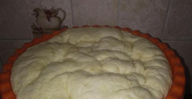 Заливной пирог на кефире с капустой