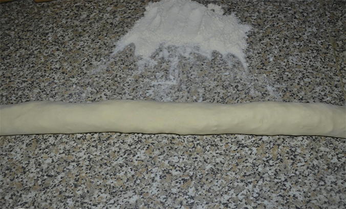 Сырный пирог Улитка из слоеного теста