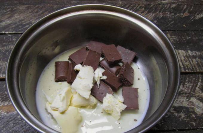 Шоколадный крем для торта со сгущенкой