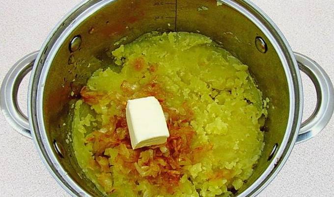 Татарское блюдо кыстыбый с картофелем