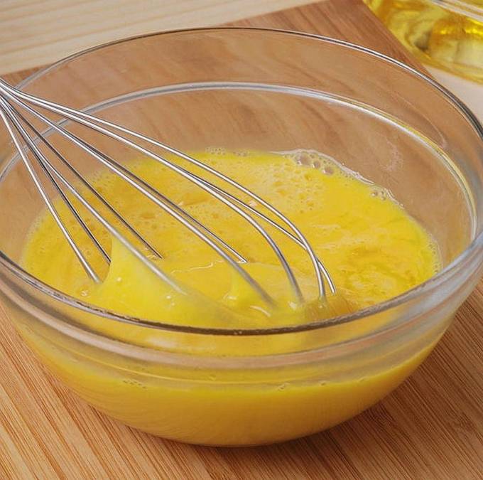 Тесто для пельменей на кипятке с яйцом и растительным маслом