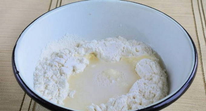 Тесто для пельменей рецепт на кипятке с фото пошагово