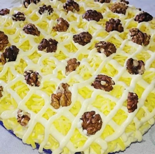 Салат с курицей ананасами грецкими орехами и сыром рецепт фото пошагово и видео