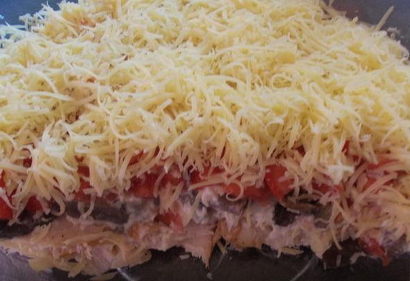 Салат с курицей, грибами, сыром и помидорами описание приготовления: