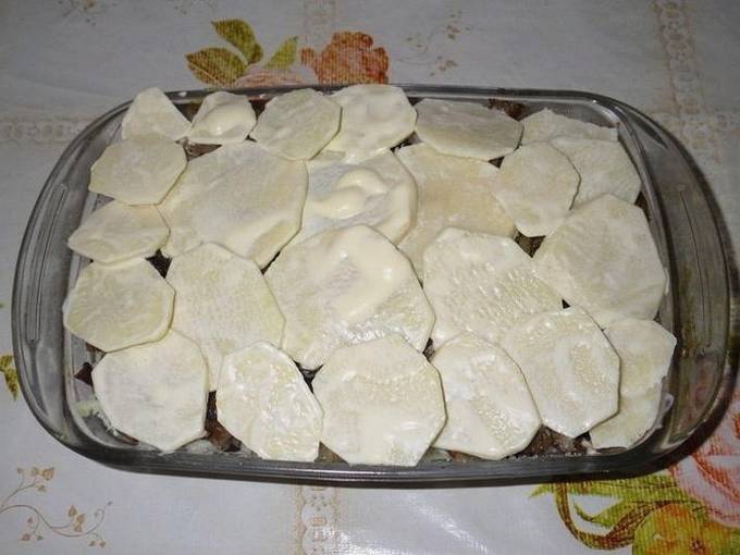 Запеканка из картошки, курицы и грибов в духовке