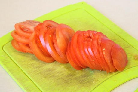 Картофельная запеканка с куриным филе и помидорами