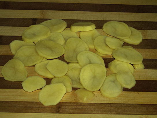 Запеканка из картошки, курицы, кабачков, сыра и помидоров в духовке