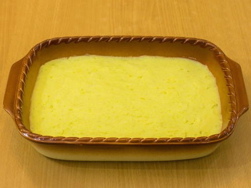 Запеканка из картофельного пюре, фарша и сыра в духовке