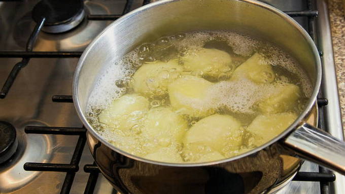 Запеканка из картофельного пюре с курицей в духовке