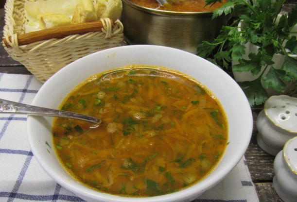 Гороховый суп с чечевицей и копченостями