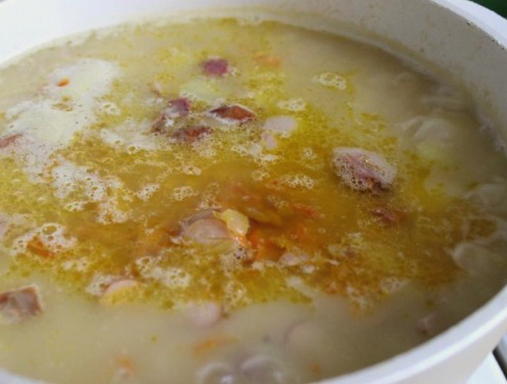 Гороховый суп с копченостями и курицей