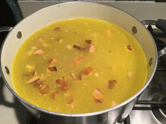 Суп гороховый с копченостями на 5 литров