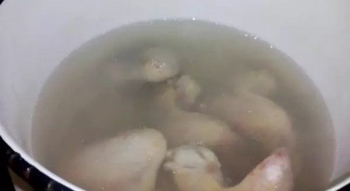 Гороховый суп с куриными крылышками