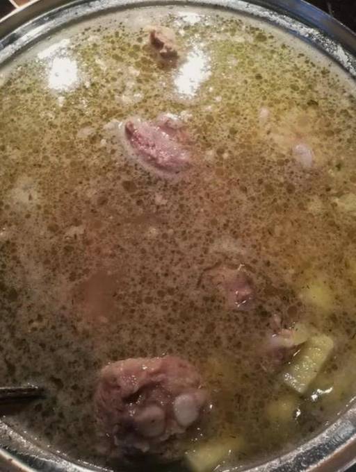 Гороховый суп с говяжьим бульоном