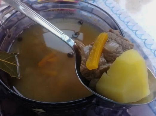 Классический гороховый суп с говядиной