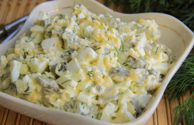 Салат с картошкой, сыром, яйцами и солеными огурцами рецепт пошаговый с фото - steklorez69.ru