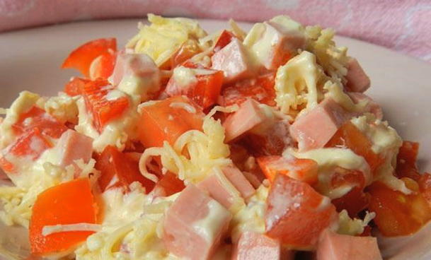 Салат из ветчины с картофелем и помидором | Кулинарные рецепты с фото пошагово