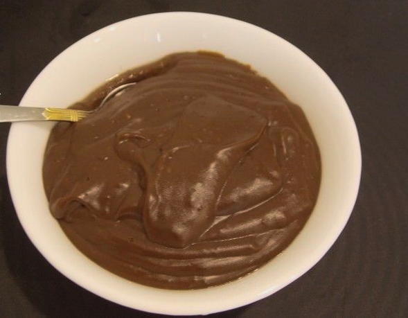 Шоколадный крем молоко какао. Шоколадный торт с заварным кремом. Шоколадный заварной крем с какао. Крем молочно-шоколадного заварной. Крем из шоколада и молока для торта.