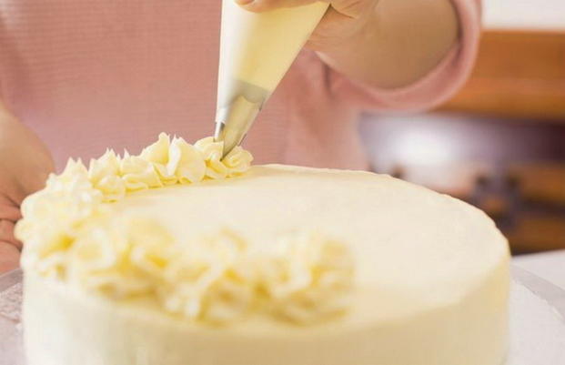 Плотный сметанно-масляный крем для блинного торта – пошаговый рецепт приготовления с фото