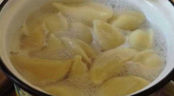 Сколько варить вареники с картошкой замороженные
