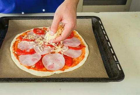 Тесто для пиццы на кефире на противень