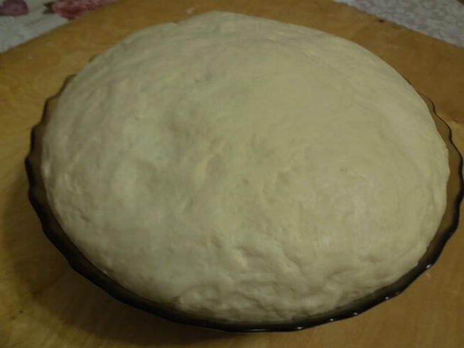 Дрожжевое сдобное тесто на молоке для пирожков на сухих дрожжах