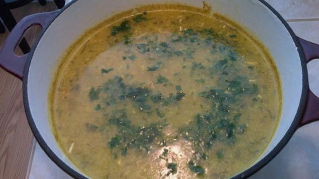 Гороховый суп с варено-копчеными ребрышками