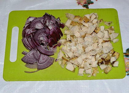 Греческий салат с сухариками классический