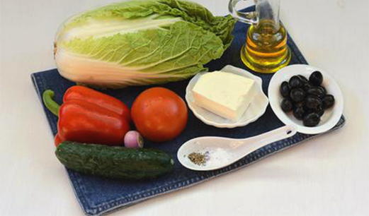 Греческий салат с пекинской капустой классический