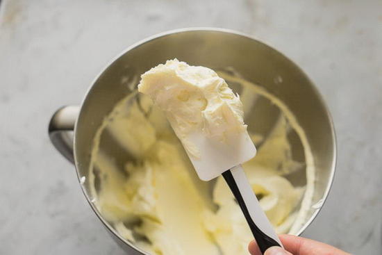 Крем из творожного сыра для украшения торта
