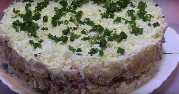 Оригинальный салат с кальмаром и солеными огурцами – пошаговый рецепт приготовления с фото