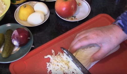 Салат с кальмарами: самые вкусные и простые рецепты