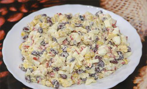 Салат с крабовыми палочками сухариками и фасолью рецепт фото пошагово и видео