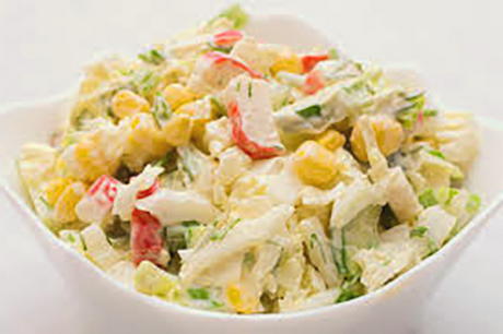 Крабовый салат с капустой и кукурузой - пошаговый рецепт с фото