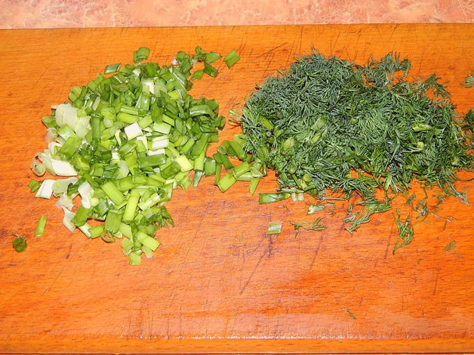 Крабовый салат с кукурузой, огурцом, капустой и яйцом