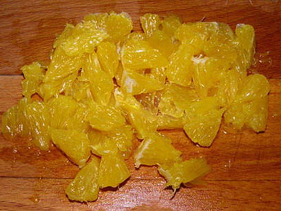 Салат с крабовыми палочками, кукурузой и апельсином