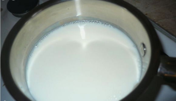 Ячневая каша на молоке для ребенка
